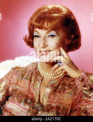 AGNES MOOREHEAD in Verliebt in eine Hexe (1964). Quelle: Columbia Pictures/Album Stockfoto