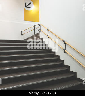 Treppe im kommerziellen Bau Stockfoto