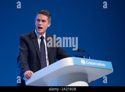 Manchester, Großbritannien. 30 Sep, 2019. Gavin Williamson, der Staatssekretär für Bildung und MP für South Staffordshire spricht am Tag zwei der Parteitag der Konservativen in Manchester. Quelle: Russell Hart/Alamy leben Nachrichten Stockfoto