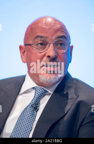 Manchester, Großbritannien. 30 Sep, 2019. Nadhim Zahawi, Parlamentarischer Staatssekretär (Minister für Wirtschaft und Industrie) und MP für Stratford-on-Avon spricht am Tag zwei der Parteitag der Konservativen in Manchester. Quelle: Russell Hart/Alamy leben Nachrichten Stockfoto