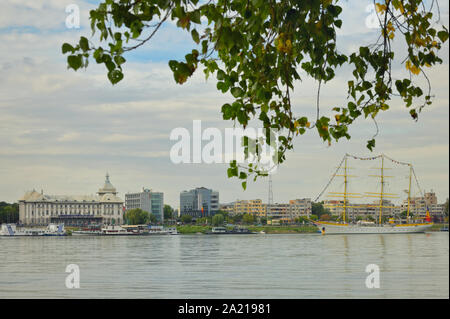 Galati, Rumänien - 17. September 2019. Brice Mircea Rumänische militärische Marine Schule Schiff angedockt auf der Donau in kommerziellen Hafen Kai von Galati. Stockfoto