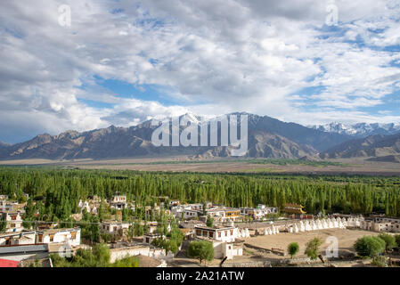 Ansicht in der Indus Tal von Thiksey Kloster in Ladakh, Indien Stockfoto