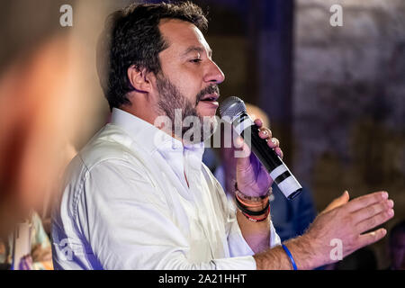 Die Lega Partei organisiert der Regionalkonferenz für die Region Marken in Ascoli Piceno. Der Sekretär Matteo Salvini und verschiedenen nationalen Zahlen der Stockfoto