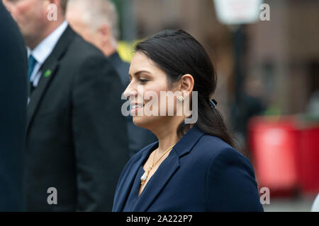 Manchester, Großbritannien. 30. Sep 2019. Die Rt Hon Priti Patel MP, während die Konservative Partei Konferenz an der Manchester Central Convention Complex, Manchester am Montag, den 30. September 2019 (Quelle: P Scaasi | MI Nachrichten) Credit: MI Nachrichten & Sport/Alamy leben Nachrichten Stockfoto
