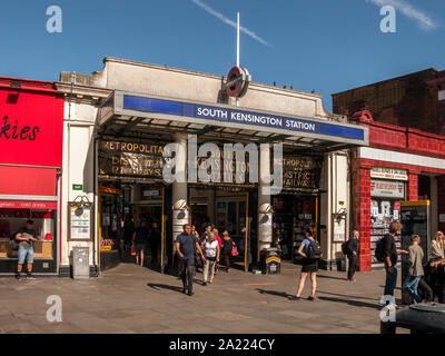 U-Bahn-Haltestelle South Kensington, London Stockfoto