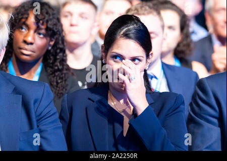 Manchester, Großbritannien. 30. September 2019. Der Ministerpräsident, die Rt Hon Boris Johnson MP, nimmt an Tag 2 des 2019 Parteitag der Konservativen Partei in Manchester Central. Credit: Paul Warburton/Alamy leben Nachrichten Stockfoto