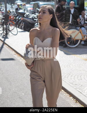 ILAN, Italien: 21. September 2019: Fashion Blogger street style Outfit nach MSGM fashion show in Mailand auf der Modewoche Frühjahr/Sommer Stockfoto