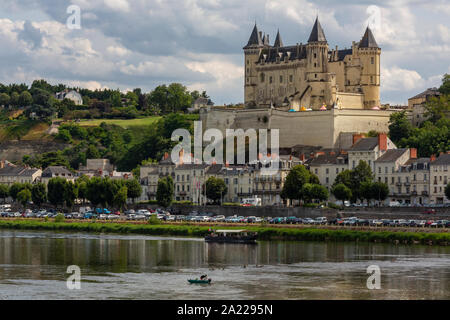 Chateau de Saumur an der Loire, Frankreich. Ursprünglich als Schloss im 10. Jahrhundert als eine befestigte Bollwerk gegen Norman Angriffe erbaut. Es w Stockfoto