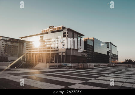 Blick auf die Stadtgebäude von Kapstadt bei Sonnenuntergang Stockfoto