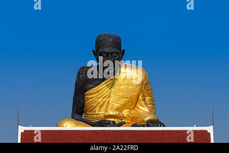 Eine große religiöse Statue in einem buddhistischen Tempel in der Nähe von den schwimmenden Markt in Samut Songkhram Provinz südwestlich von Bangkok Thailand Amphawa Stockfoto