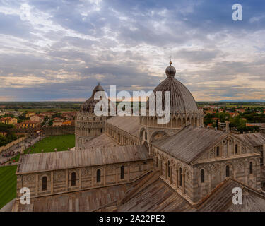 Pisa Altstadt suqare mit Turm von Pisa, Pisa Dom und Baptisterium Kirche Stockfoto