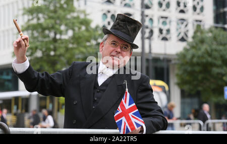 Manchester, Großbritannien. 30. September 2019. Proteste und Theater außerhalb der Tory-partei Konferenz Manchester, Lancashire, UK. Quelle: Barbara Koch/Alamy leben Nachrichten Stockfoto