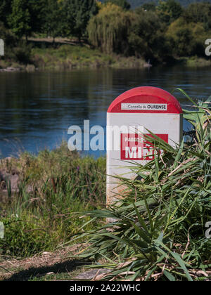 Lage Marker auf der Mino Riverside Promenade ('Paseo do Mino") in Ourense, Galizien, Spanien Stockfoto