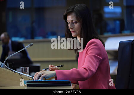 Brüssel, Belgien. 30. Sep 2019. Mariya Gabriel, der Europäische Kommissar für Innovation und Jugend benennen, sorgt sich seiner Anhörung vor dem Europäischen Parlament: ALEXANDROS MICHAILIDIS/Alamy leben Nachrichten Stockfoto