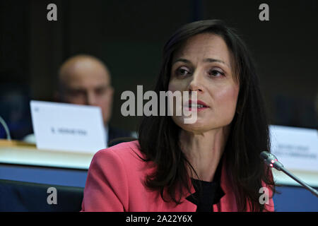 Brüssel, Belgien. 30. Sep 2019. Mariya Gabriel, der Europäische Kommissar für Innovation und Jugend benennen, sorgt sich seiner Anhörung vor dem Europäischen Parlament: ALEXANDROS MICHAILIDIS/Alamy leben Nachrichten Stockfoto