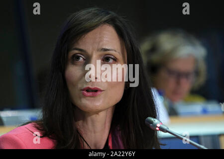 Brüssel, Belgien. 30. Sep 2019. Mariya Gabriel, der Europäische Kommissar für Innovation und Jugend benennen, sorgt sich seiner Anhörung vor dem Europäischen Parlament: ALEXANDROS MICHAILIDIS/Alamy leben Nachrichten Stockfoto