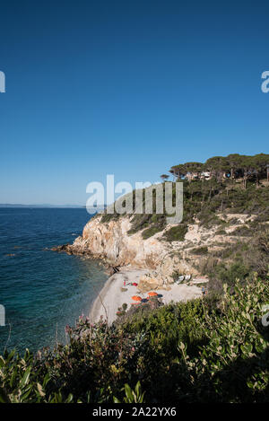 La Sorgente Strand Stockfoto