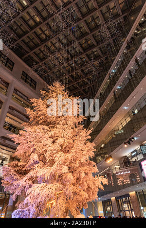 Weiß KITTE winter Beleuchtung Festival, berühmten romantischen Licht nach oben Veranstaltungen in der Stadt, schöne Aussicht, Sehenswürdigkeiten, Reiseziel Stockfoto