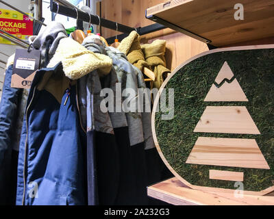 'Bild', eine organische und recycelte Produkte zu Sport Kleidung Sammlung, Chamonix, Haute-Savoie, Frankreich Stockfoto