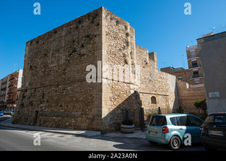 Ein Teil der alten Stadt Verteidigung neben der Porta Mesagne in Brindisi, Apulien, Süditalien Stockfoto