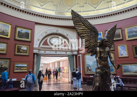 Runde Galerie, Erzengel Luzifer, Birmingham Museum & Art Gallery, Chamberlain Square, Birmingham, West Midlands, Midlands, England, UK, GB, Großbritannien, Europa Stockfoto