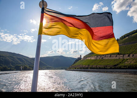 Fahrt mit einem Boot auf dem Rhein, im Weltkulturerbe Oberes Mittelrheintal, Deutschland Stockfoto