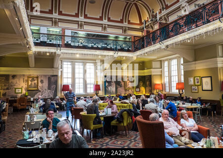 Renoviert, Edwardian Teestuben, Birmingham Museum & Art Gallery, Chamberlain Square, Birmingham, West Midlands, Midlands, England, UK, GB, Großbritannien, Europa Stockfoto