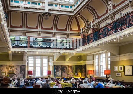 Renoviert, Edwardian Teestuben, Birmingham Museum & Art Gallery, Chamberlain Square, Birmingham, West Midlands, Midlands, England, UK, GB, Großbritannien, Europa Stockfoto