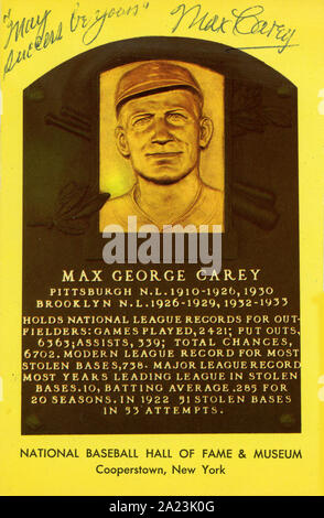 National Baseball Hall of Fame autographierte souvenir Postkarte, die Plaque von Max Carey. Stockfoto