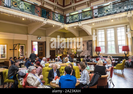 Renoviert, Edwardian Teestuben, Birmingham Museum & Art Gallery, Chamberlain Square, Birmingham, West Midlands, Midlands, England, UK, GB, Großbritannien, Europa Stockfoto