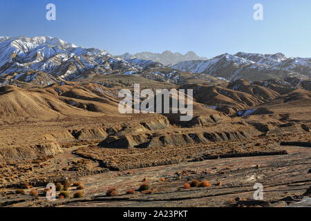 Zentrale Altyn Tagh-Berge vom Nnal.Highway G315-North Xorkol Becken aus gesehen. Xinjiang-China-0504 Stockfoto