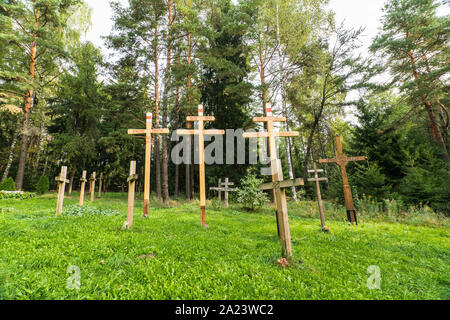 Kurapaty, Minsk/Belarus - September 15, 2019 Kurapaty Wald Massaker. Gedenkstätte für die Opfer der stalinistischen Ära Repressionen in Kurapaty, Minsk Stockfoto