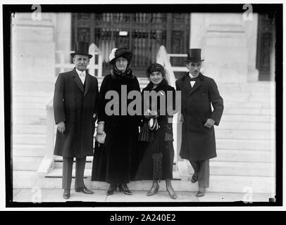 PAN AMERICAN WISSENSCHAFTLICHEN KONGRESS DELEGATION AUS EL SALVADOR: MINISTER RAFAEL ZALDIVAR, VORSITZENDER DER DELEGATION; MME. ZALDIVAR; Fräulein CONCHITA GUIROLA; RAFAEL GUIROLA HERZOG; offizielle Delegierte Stockfoto