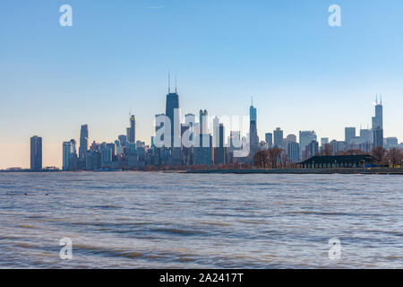 Skyline von Chicago gesehen von der Lakeview Nachbarschaft Stockfoto