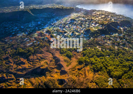 Luftbild des indonesischen Vulkan Batur in der tropischen Insel Bali. Hochwertige Royalty Free Stock Panorama Bild von Danau Batur, Indonesien. Stockfoto