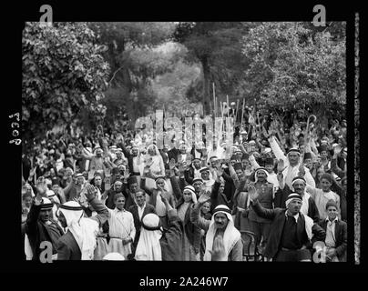 Palästina Unruhen 1936. Palästina Araber in Abu Ghosh die Vereidigung der Verbundenheit mit der arabischen Sache, nämlich die jüdische Einwanderung zu kämpfen, etc. Stockfoto