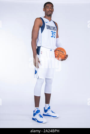 September 30, 2019: Dallas Mavericks vorwärts Aric Holman #35 stellt während der Dallas Mavericks Medien Tag im American Airlines Center in Dallas, TX statt Stockfoto