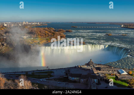 Niagara Falls bei Sonnenuntergang Stockfoto