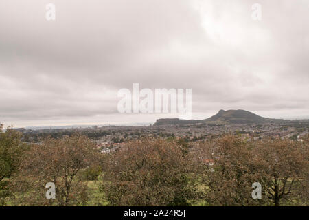 Ein Blick auf Edinburgh aus dem Royal Observatory auf Blackford Hill Stockfoto