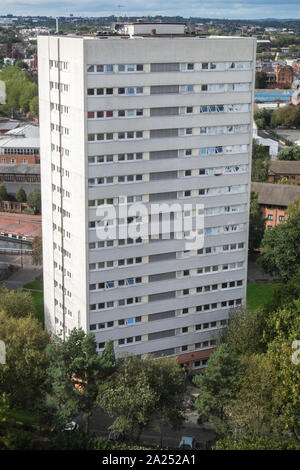 Skyline, Block, der, Wohnungen, Hochhaus, Bausteine, aus, Dachgarten, auf, der Bibliothek von Birmingham, Birmingham, West Midlands, Midlands, England, UK, GB, Großbritannien, Stockfoto