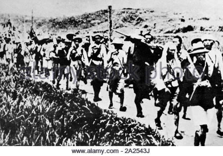 Soldaten der Roten Armee auf dem langen Marsch, 1935. Der Lange Marsch war ein militärischer Rückzug der Roten Armee der Kommunistischen Partei Chinas, dem Vorläufer der Volksbefreiungsarmee, der Verfolgung der Kuomintang arm zu umgehen. Stockfoto