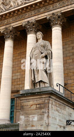 Statue außerhalb des Palais de Bourbon, (Zusammenbauen Nationale) in Paris, Frankreich Stockfoto