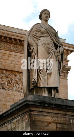 Statue außerhalb des Palais de Bourbon, (Zusammenbauen Nationale) in Paris, Frankreich Stockfoto