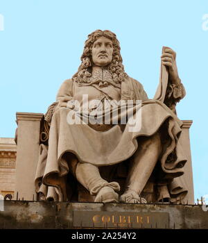 Statue von Colbert, außerhalb des Palais de Bourbon, (Zusammenbauen Nationale) in Paris, Frankreich Stockfoto