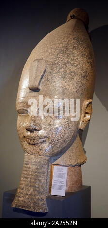 Kopf des Königs Amenophis III. Granit, Neues Reich 1403-1365 v. Chr.. Amenhotep III (Hellenisiert als Amenophis III; Ägyptische Amana-? atpa-; Bedeutung Amun erfüllt ist), auch als Amenhotep, der herrlichen bekannt, der 9 Und der Pharao wurde der achtzehnten Dynastie. Stockfoto
