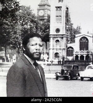 Nelson Rolihlahla Mandela (1918-2013), südafrikanischer Anti-apartheid-Revolutionäre, politische Führer; als Präsident von Südafrika von 1994 bis 1999. Dargestellt in London Stockfoto