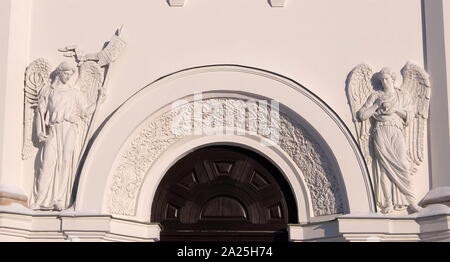 Äußere des St. Nikolaus Marine Kathedrale Eine große barocke Orthodoxe Kathedrale im westlichen Teil des Zentrums von Sankt Petersburg. Stockfoto