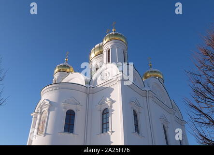 Äußere des St. Nikolaus Marine Kathedrale Eine große barocke Orthodoxe Kathedrale im westlichen Teil des Zentrums von Sankt Petersburg. Stockfoto