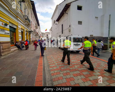 Quito, Ecuador, 29. September 2019: Polizei bewacht die Altstadt von Quito, Ecuador. Stockfoto