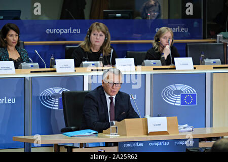 Brüssel, Belgien. 1. Oktober 2019. Die europäischen Arbeitsplätze der designierte Kommissar Nicolas Schmit von Luxemburg beantwortet Fragen während ihrer Anhörung im Europäischen Parlament. Stockfoto